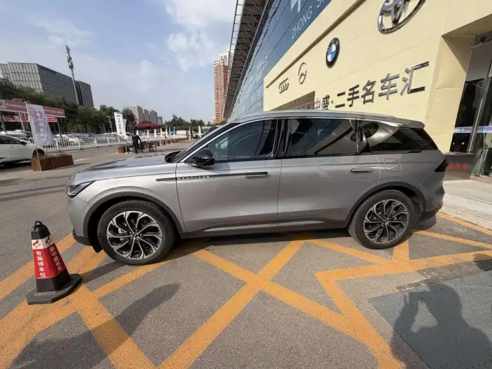 Nautilus 2023 Model 2.0T 4WD Exclusive Edition – фото 2