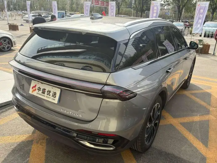 Nautilus 2023 Model 2.0T 4WD Exclusive Edition – фото 4