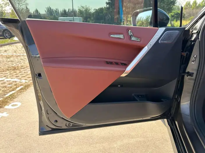 BMW iX 2022 Model M60 – фото 9