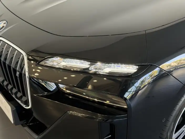 BMW i7 2023 Model xDrive60L M Sports Set – фото 6
