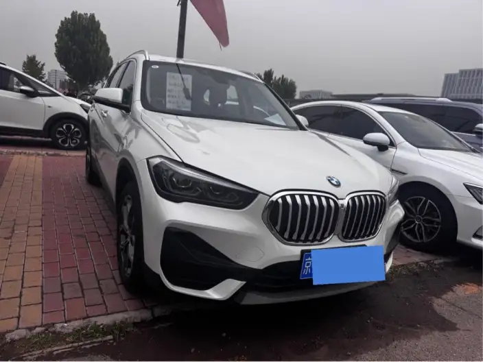 BMW X1 2022 Model sDrive25Li Leading Model – фото 3