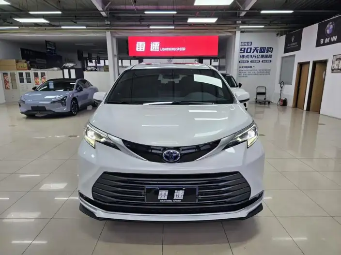 Toyota Sienna 2021 Model 2.5L Hybrid Supreme Edition