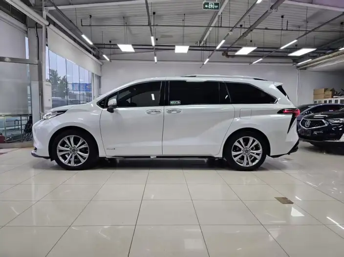 Toyota Sienna 2021 Model 2.5L Hybrid Supreme Edition