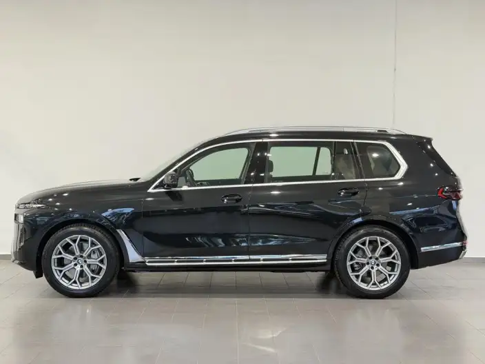 BMW X7 2024 Model xDrive40i Leading Model Luxury Set 7 seat