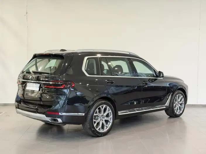 BMW X7 2024 Model xDrive40i Leading Model Luxury Set 7 seat – фото 5