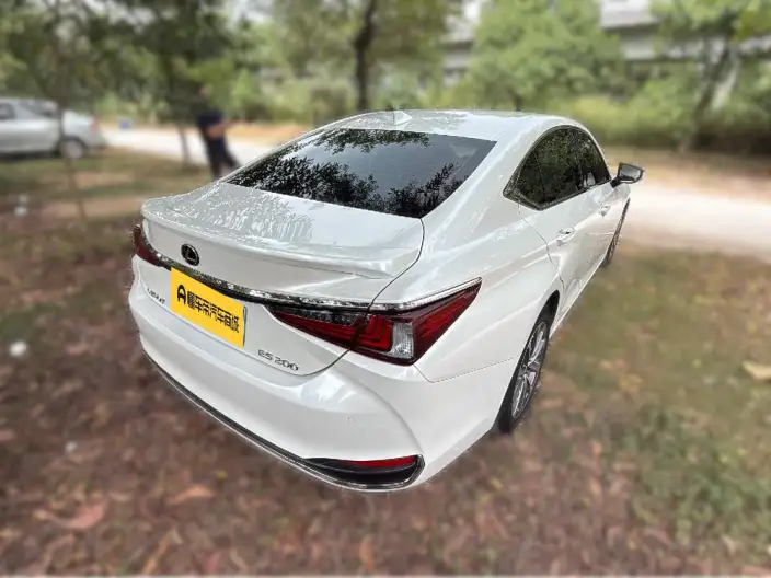 Lexus ES 2021 Model 200 Superior Edition