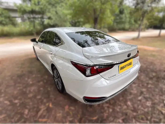 Lexus ES 2021 Model 200 Superior Edition