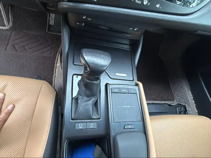 Lexus ES 2021 Model 200 Superior Edition – фото 9