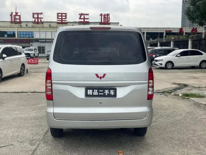 Wuling Hongguang V 2021 Model Facelift 1.5L Manual Jinxiang Edition – фото 6