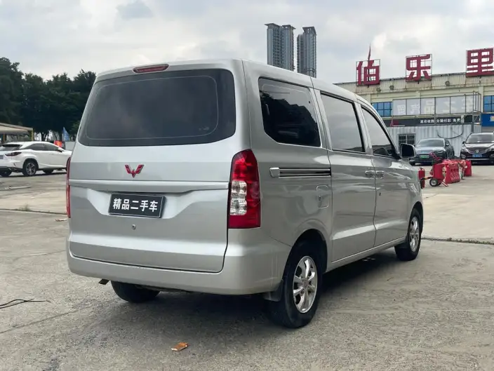 Wuling Hongguang V 2021 Model Facelift 1.5L Manual Jinxiang Edition – фото 7