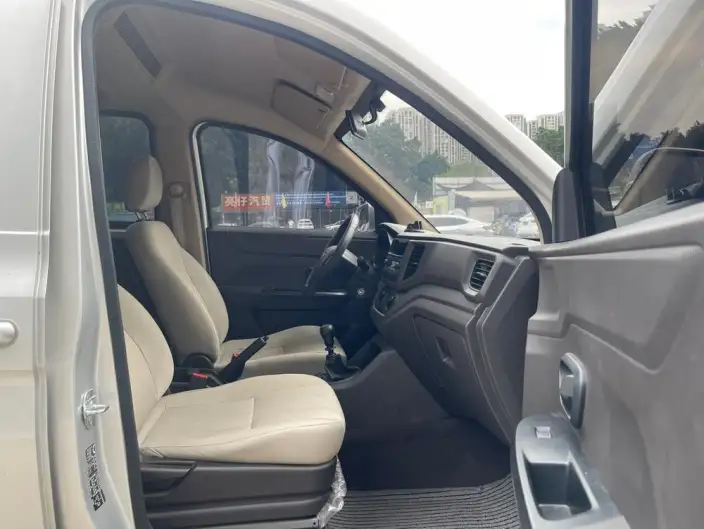 Wuling Hongguang V 2021 Model Facelift 1.5L Manual Jinxiang Edition – фото 8