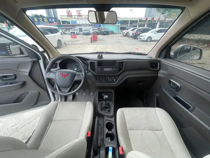 Wuling Hongguang V 2021 Model Facelift 1.5L Manual Jinxiang Edition – фото 9