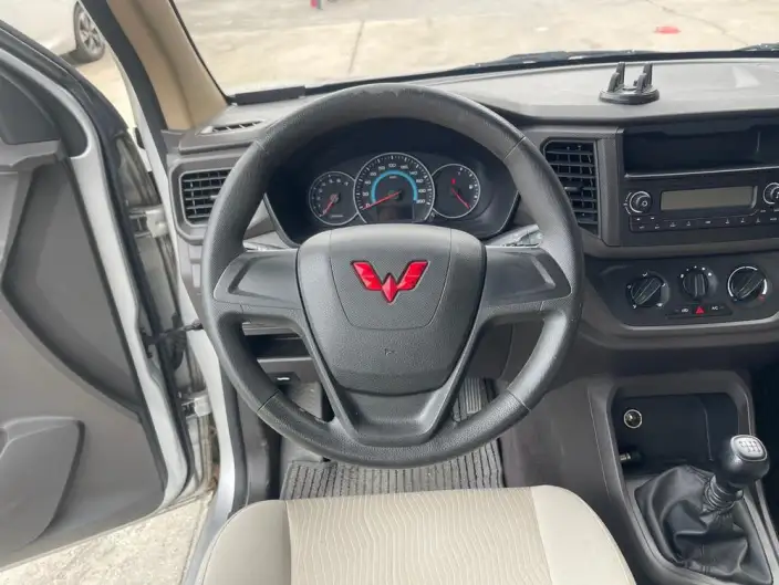 Wuling Hongguang V 2021 Model Facelift 1.5L Manual Jinxiang Edition – фото 10