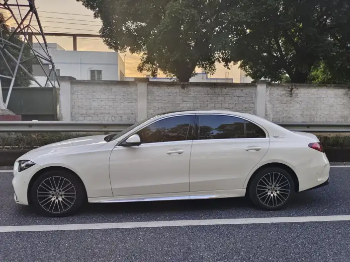 Mercedes-Benz C-Class 2023 Model C 260 L Sports Edition – фото 3