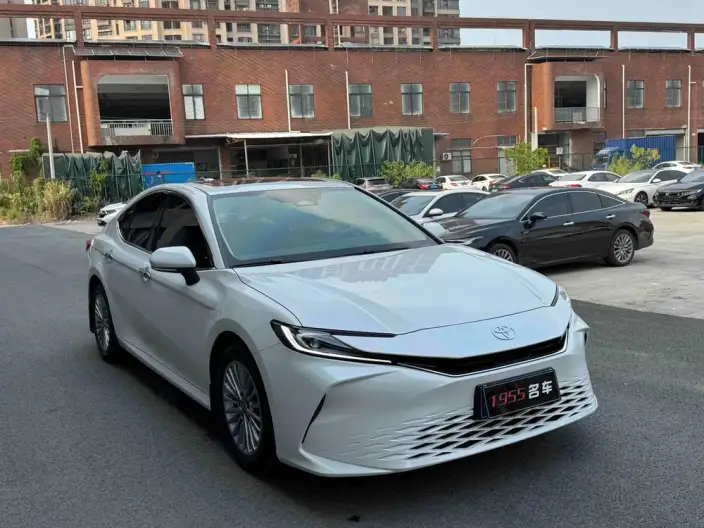 Toyota Camry 2024 Model Hybrid 2.0HGVP Deluxe Edition