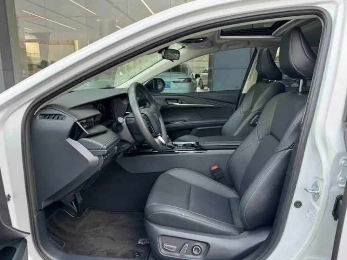 Toyota Camry 2024 Model Hybrid 2.0HGVP Deluxe Edition – фото 8