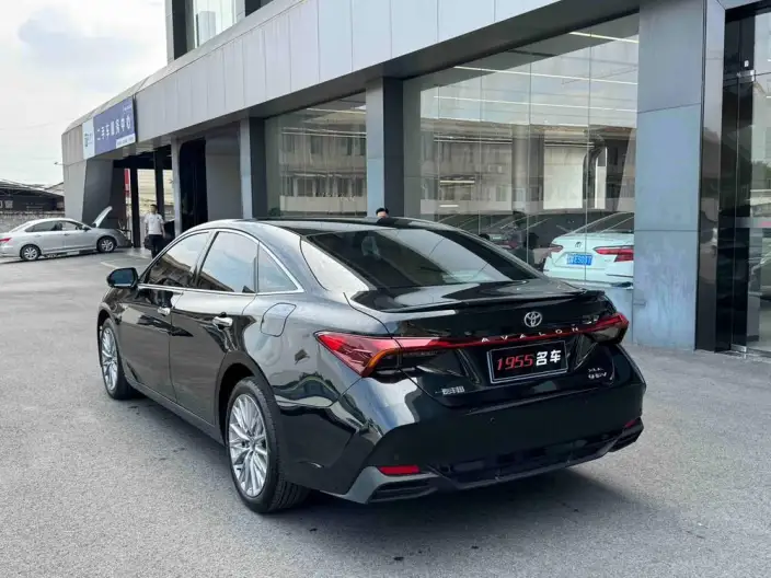 Toyota Avalon 2024 Model Intelligent Hybrid 2.5L E-CVT XLE Premium Edition