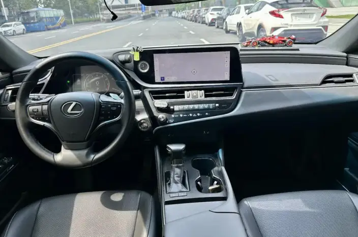 Lexus ES 2022 Model 200 Superior Edition – фото 7