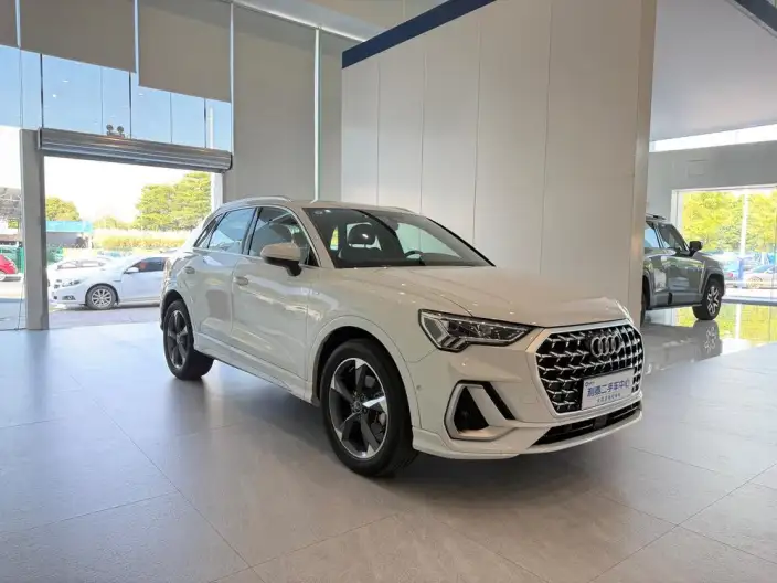 AUDI Q3 2024 Model 35 TFSI Fashion Dynamic Model