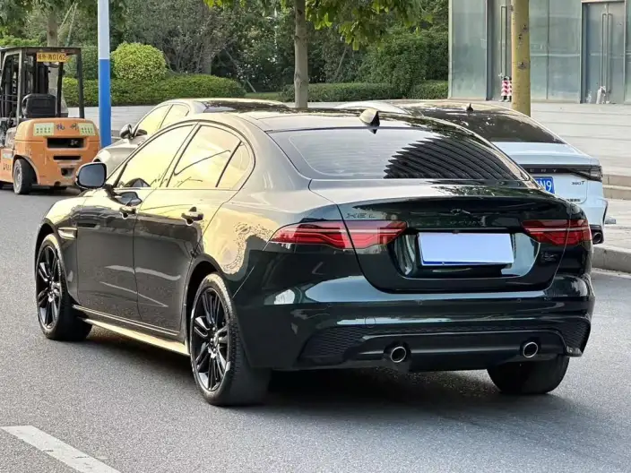 Jaguar XE L 2025 Model 2.0T 250PS R-DYNAMIC 90th Anniversary Collector Edition Edition – фото 4