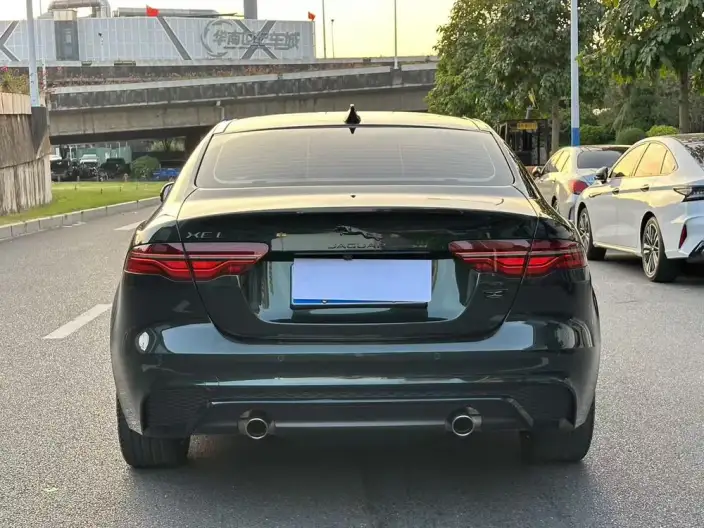Jaguar XE L 2025 Model 2.0T 250PS R-DYNAMIC 90th Anniversary Collector Edition Edition – фото 5