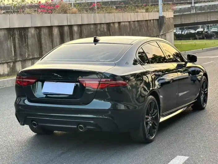Jaguar XE L 2025 Model 2.0T 250PS R-DYNAMIC 90th Anniversary Collector Edition Edition – фото 6