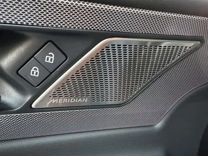 Jaguar XE L 2025 Model 2.0T 250PS R-DYNAMIC 90th Anniversary Collector Edition Edition – фото 9
