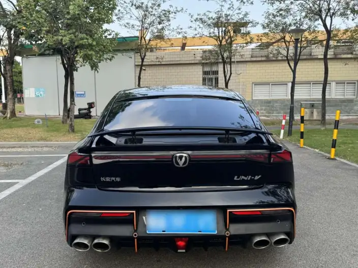 Changan UNI-V 2023 Model 1.5T Sports Edition – фото 6