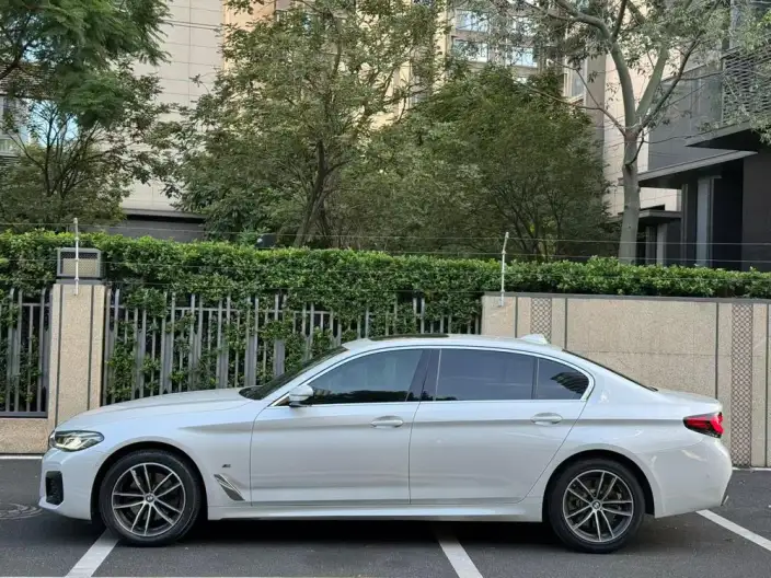 BMW 5 Series 2022 Model 525Li M Sports Set