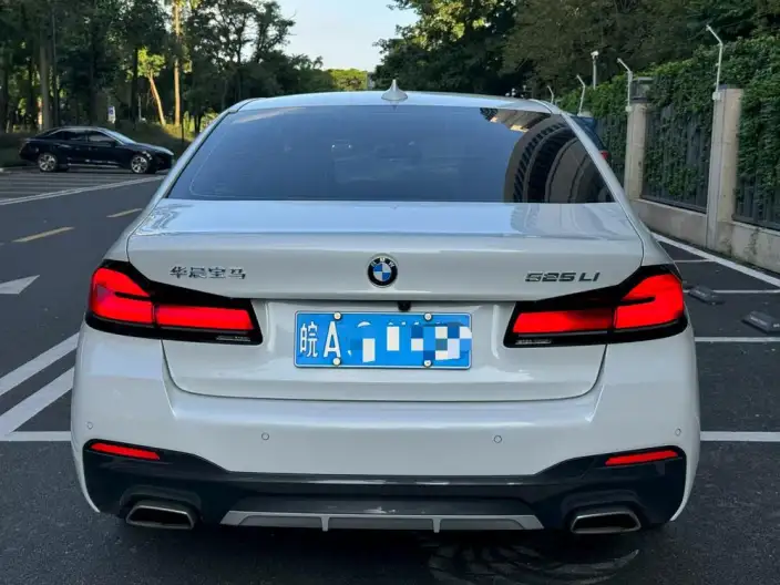 BMW 5 Series 2022 Model 525Li M Sports Set