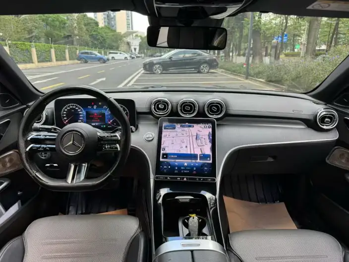Mercedes-Benz C-Class 2023 Model C 260 L Sports Edition – фото 6