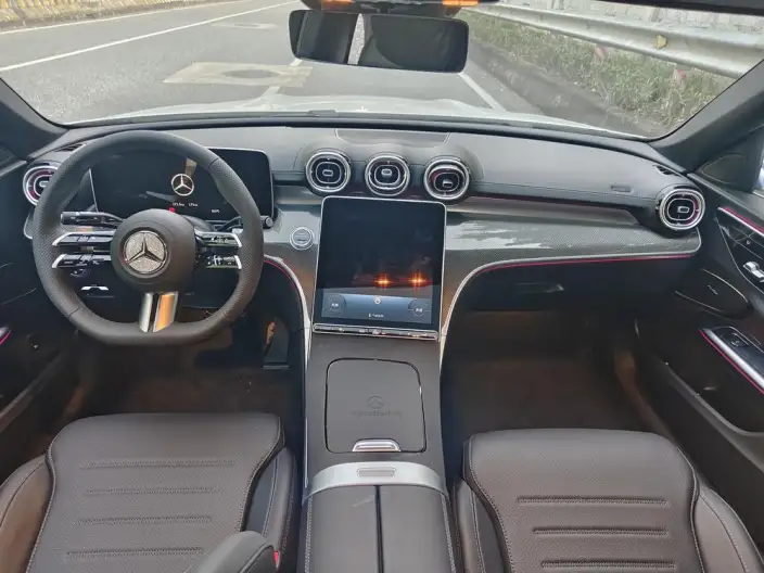 Mercedes-Benz C-Class 2026 Model C 260 L Sports sedan Classic Edition – фото 8