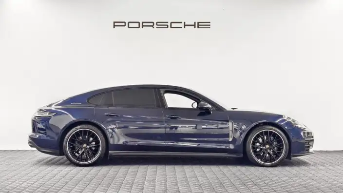 Panamera 2023 Model Panamera Executive Extended Platinum Edition 2.9T – фото 7