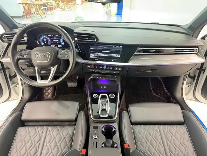 Audi A3 2025 Model A3L Limousine 35 TFSI Continental Flying Spur Exclusive Model – фото 5