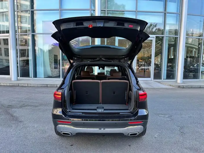 Mercedes-Benz GLB 2025 Model GLB 220 Fashion Model