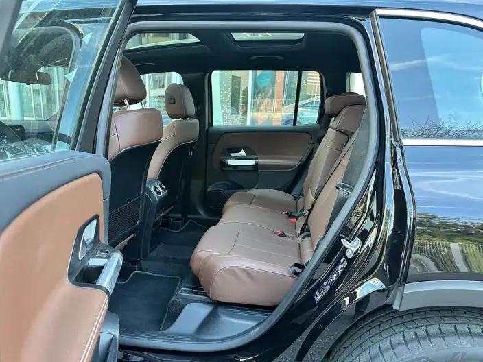 Mercedes-Benz GLB 2025 Model GLB 220 Fashion Model – фото 9