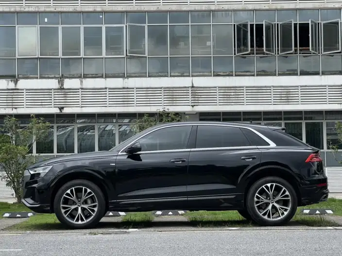 Audi Q8 2022 Model 55 TFSI Luxury Dynamic Model