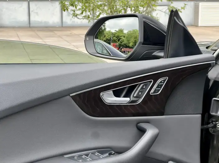 Audi Q8 2022 Model 55 TFSI Luxury Dynamic Model – фото 10