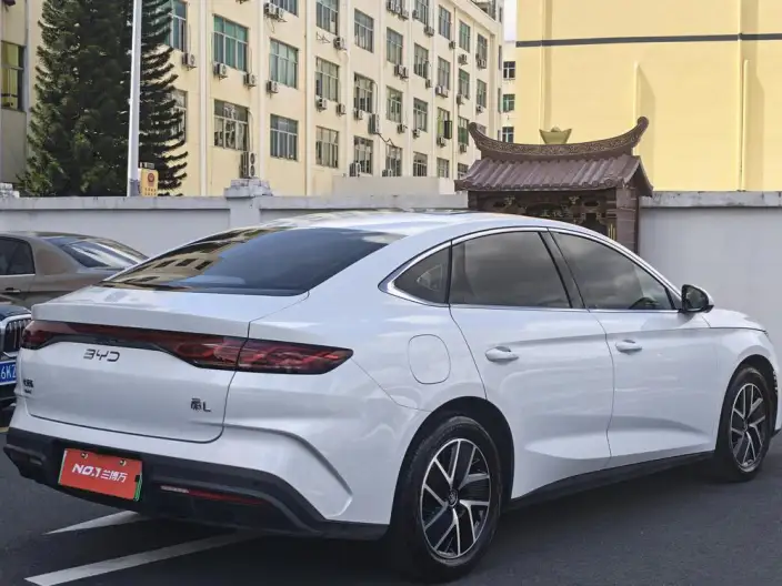 QinL DM 2024 Model DM-i 120KM Leading Model – фото 7
