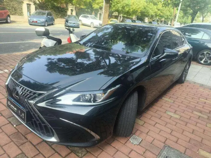 Lexus ES 2022 Model 200 Deluxe Edition
