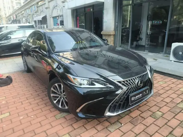 Lexus ES 2022 Model 200 Deluxe Edition