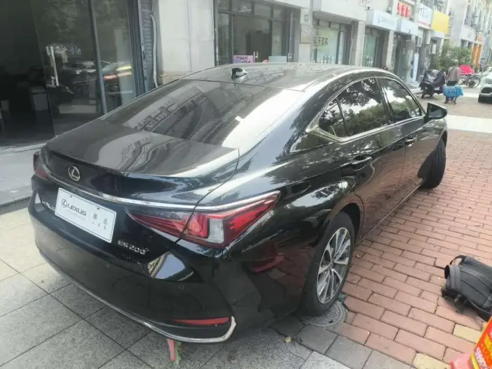 Lexus ES 2022 Model 200 Deluxe Edition