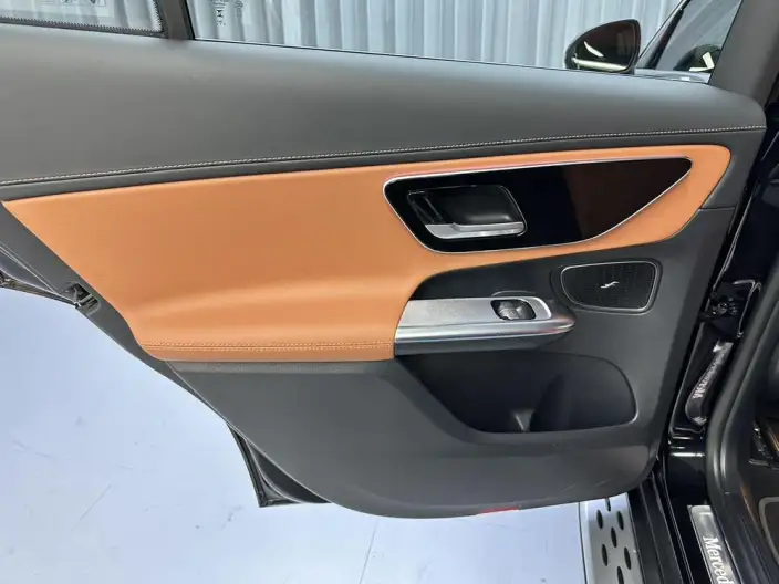 Mercedes-Benz GLC 2025 Model Facelift GLC 300 L 4MATIC Dynamic Model 5 seat – фото 8