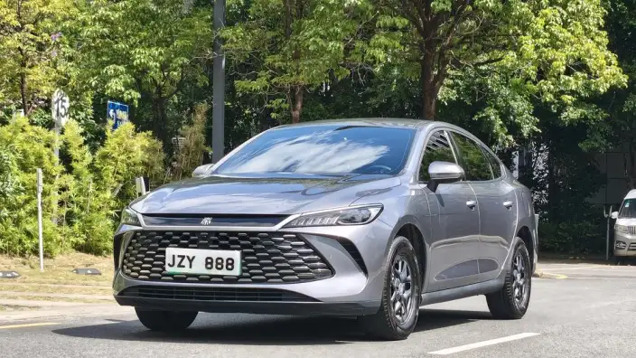 BYD Qin PLUS DM 2025 Model Smart Driving Edition DM-i 128KM Enterprising Model – фото 1