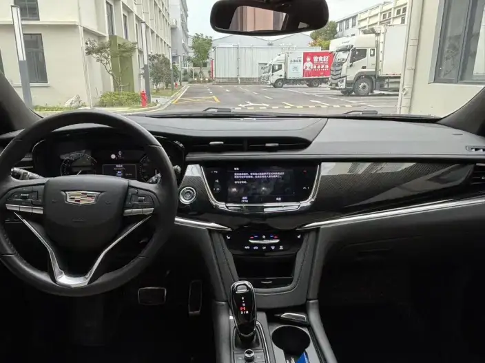 Cadillac XT6 2020 Model Facelift 28T VII seat 4WD Luxury Model – фото 7