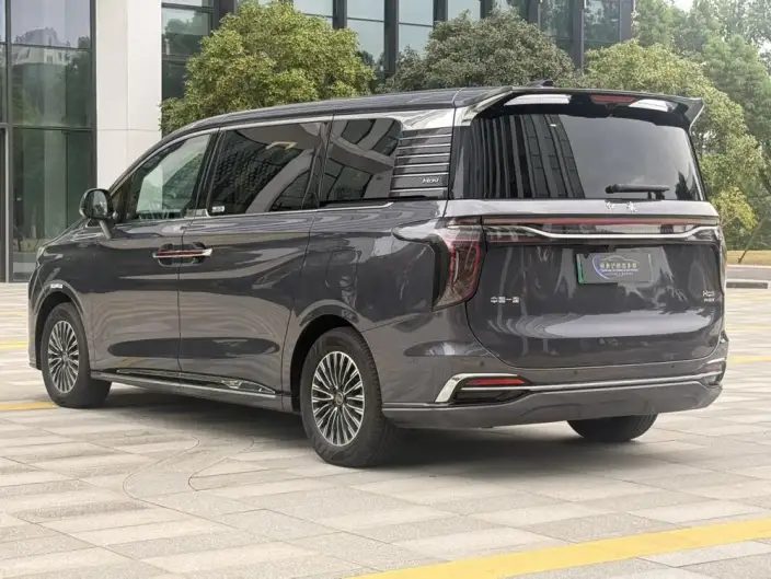 HONGQI HQ9 PHEV 2026 Model 4WD Ultimate Edition – фото 4