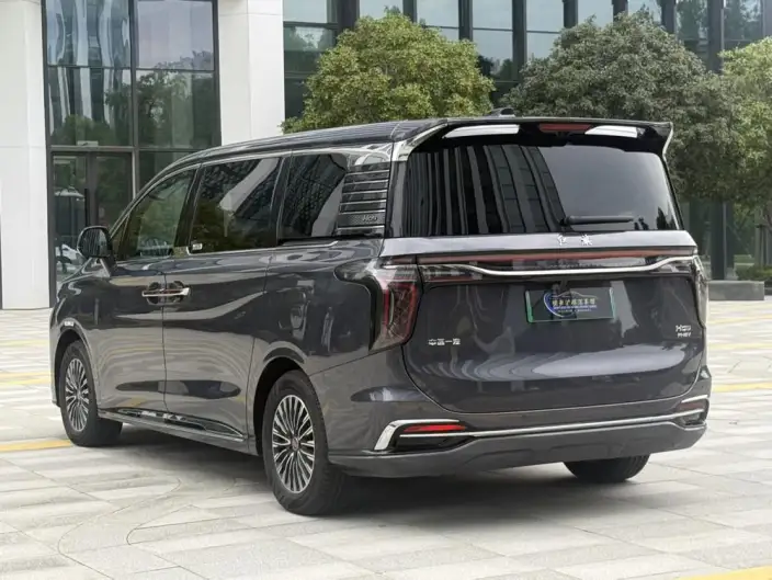 HONGQI HQ9 PHEV 2026 Model 4WD Ultimate Edition – фото 7