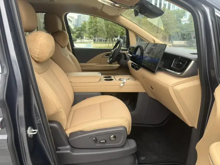 HONGQI HQ9 PHEV 2026 Model 4WD Ultimate Edition – фото 8