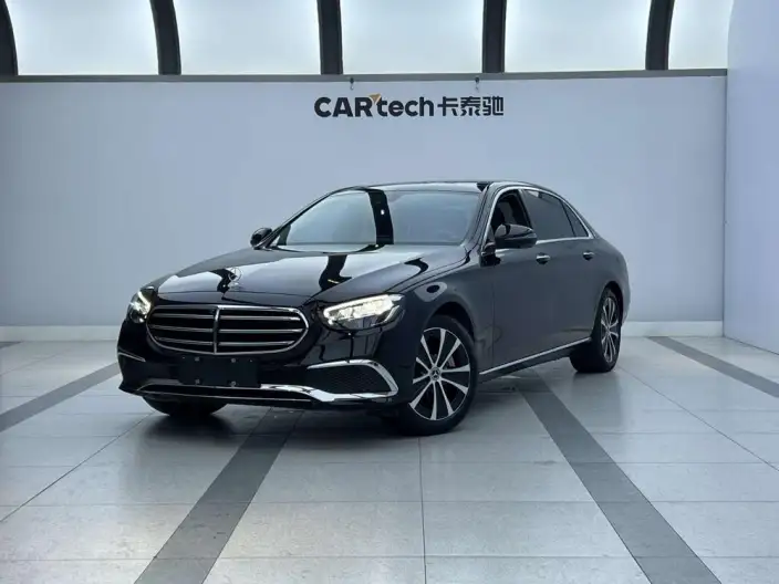 Mercedes-Benz E-Class PHEV 2022 Model E 350 e L sedan – фото 1