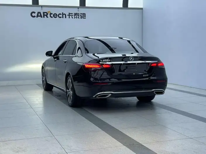 Mercedes-Benz E-Class PHEV 2022 Model E 350 e L sedan – фото 3